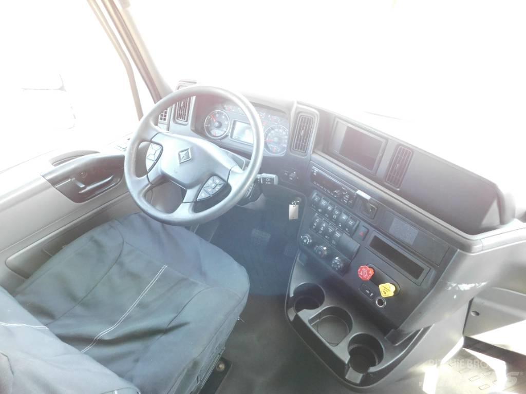 International LT 625 Conventional Trucks / Tractor Trucks