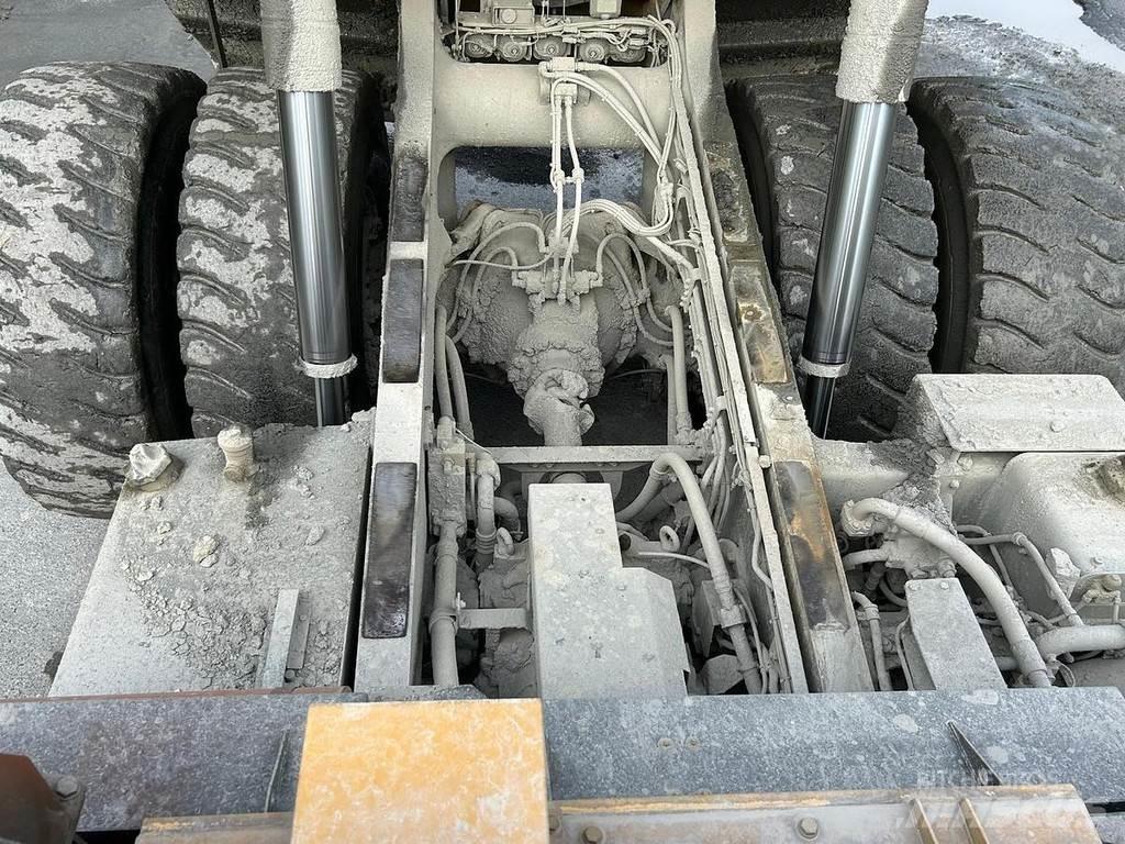 Komatsu HD605-7 Site Dumpers