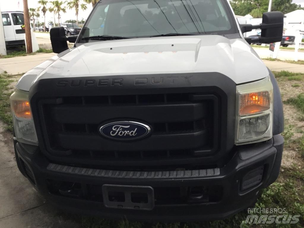 Ford F 550 XL SD Work Trucks / Municipal