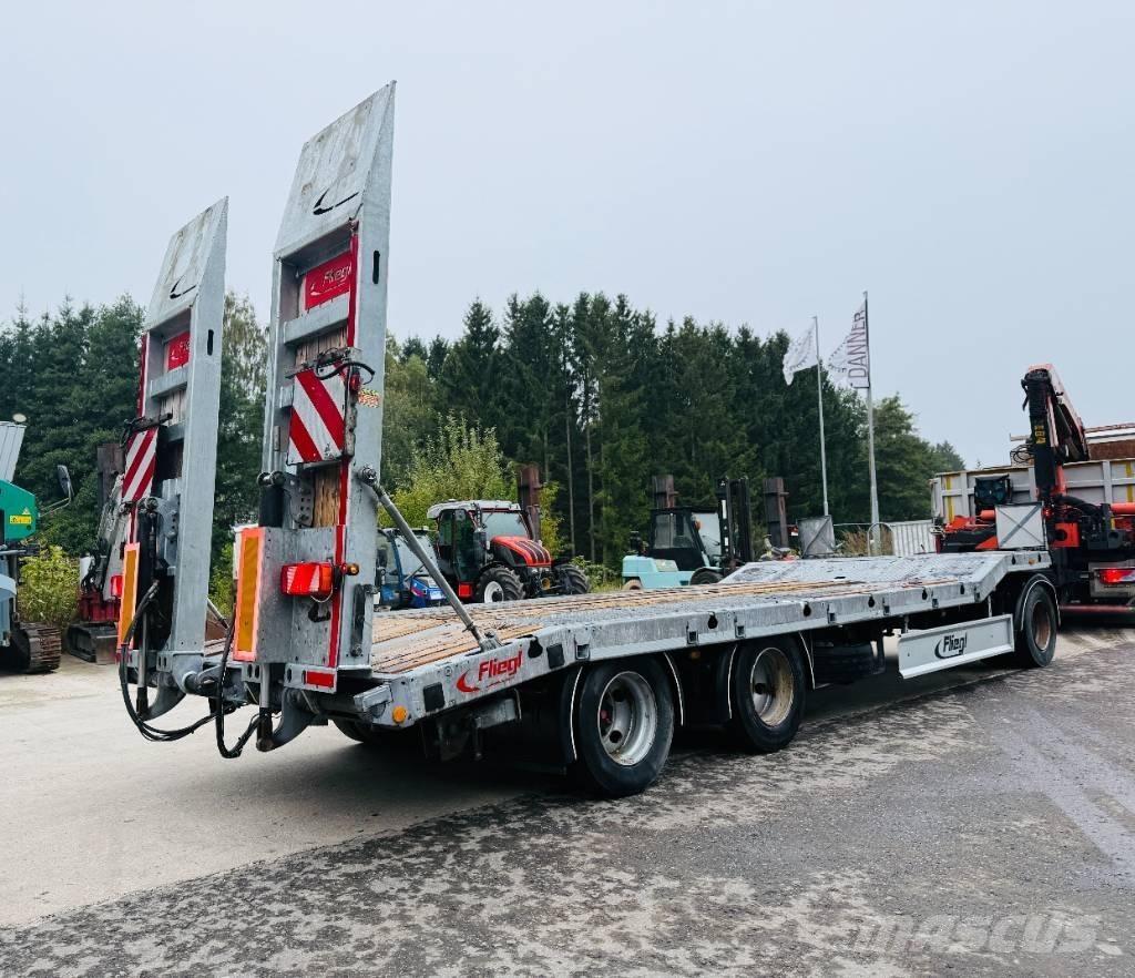 Fliegl DTS 300 Lowboy trailer