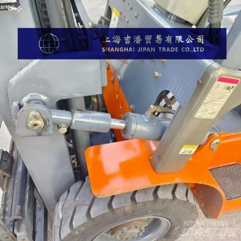 Heli H2000-25 Diesel Forklifts