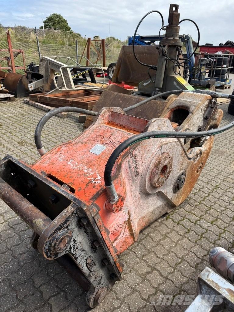 NPK G 18 J Pulveriser  (Demolition Crusher ) 
