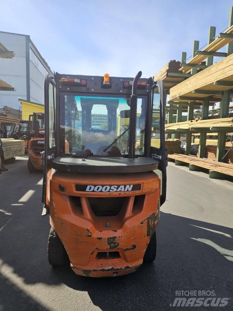 Daewoo Doosan D35C - 7 Diesel Forklifts