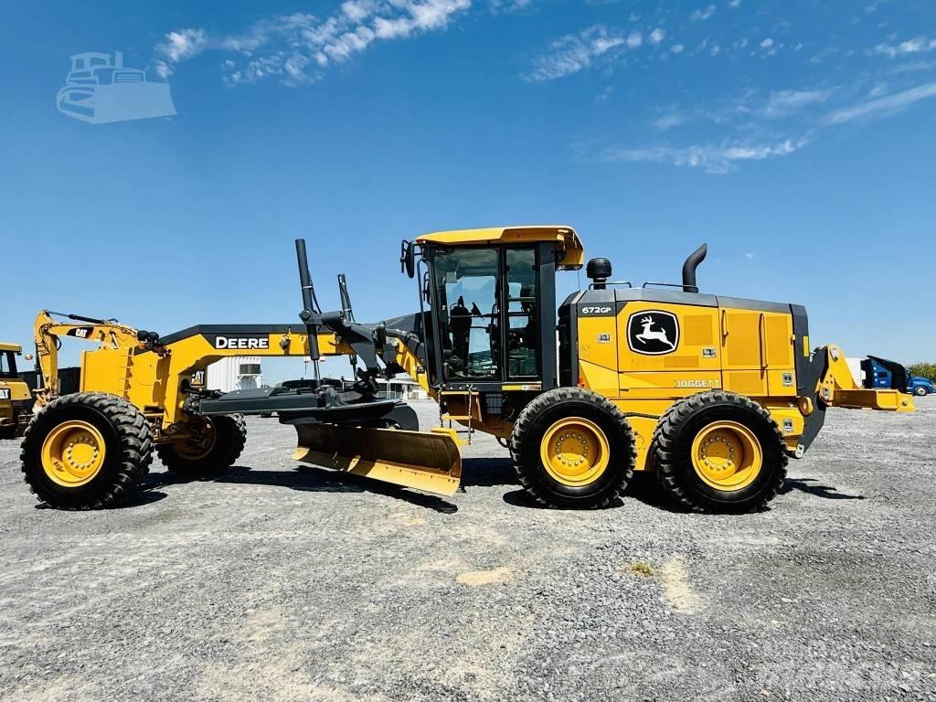 DEERE 672G Motor Graders