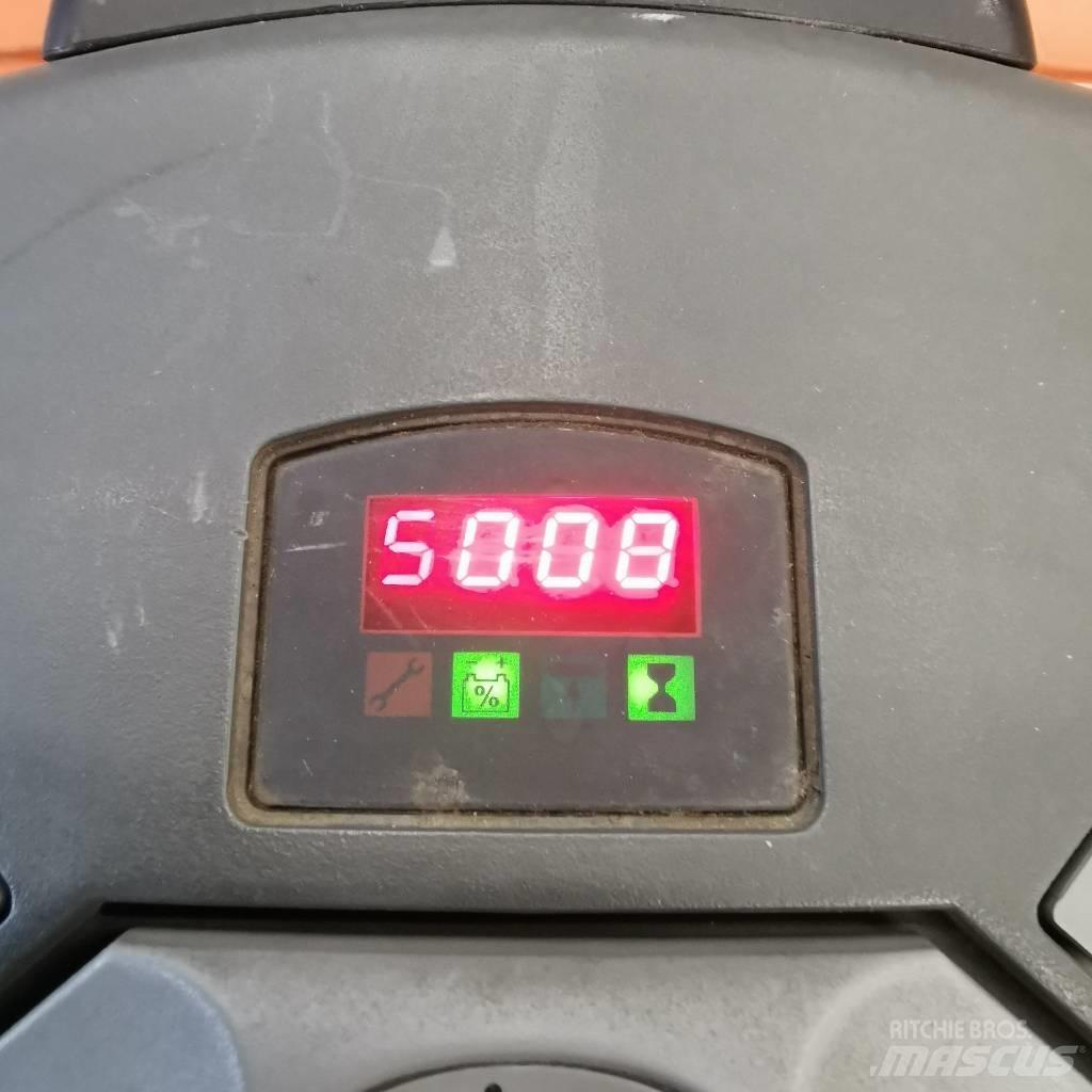 BT OSE 250 P Low lift order picker