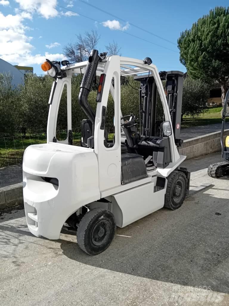 UniCarriers DX 25 Diesel Forklifts