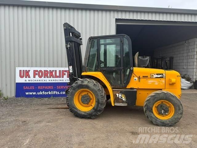 JCB 926 Rough Terrain Trucks