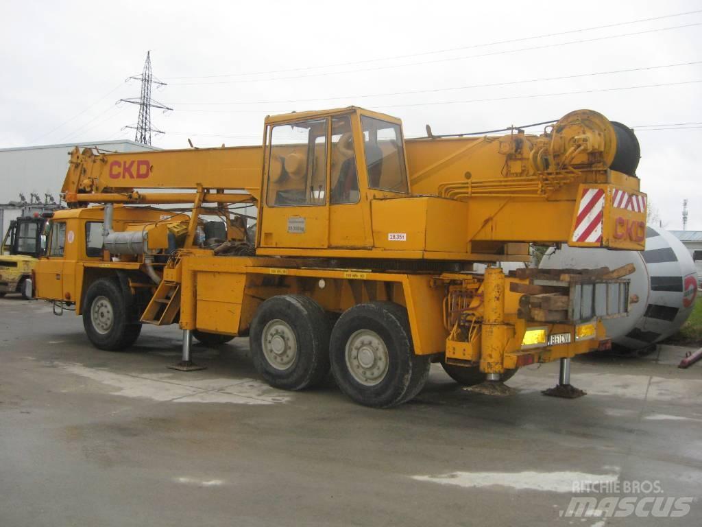 Tatra CKD Mobile and all terrain cranes