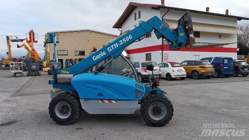Terex Genie 2506 Telescopic Handlers