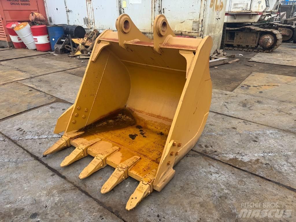 CAT 330 bucket Buckets