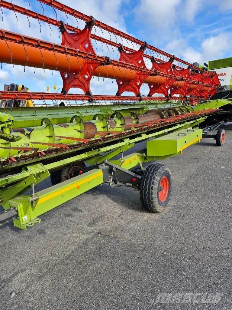 CLAAS Lexion 670 Combine Harvesters