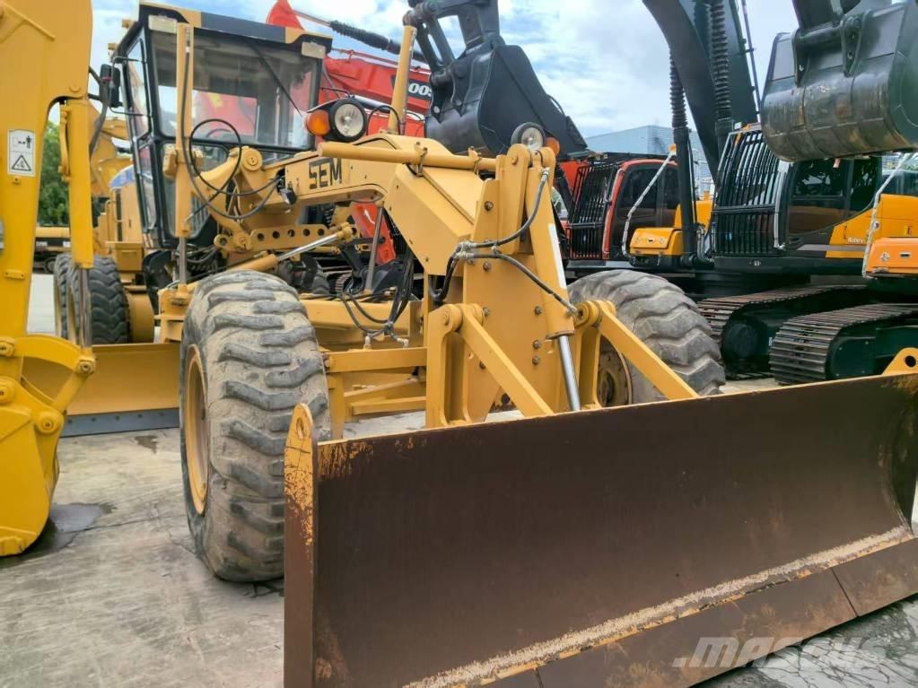 SEM 919 Motor Graders