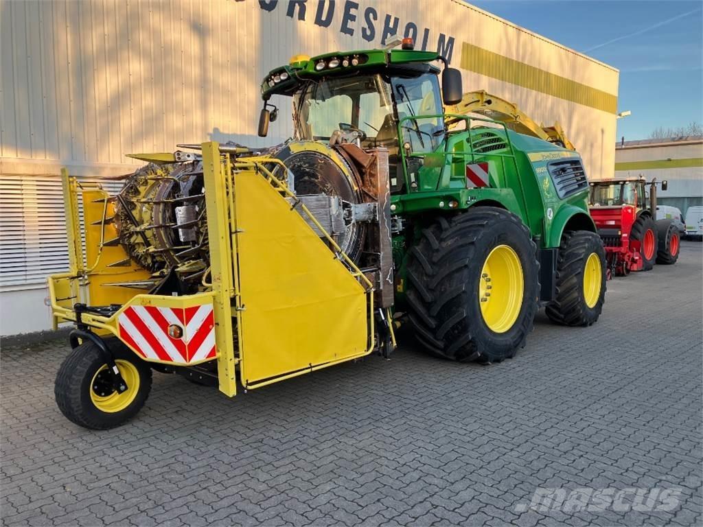 John Deere 9900i Forage Harvester