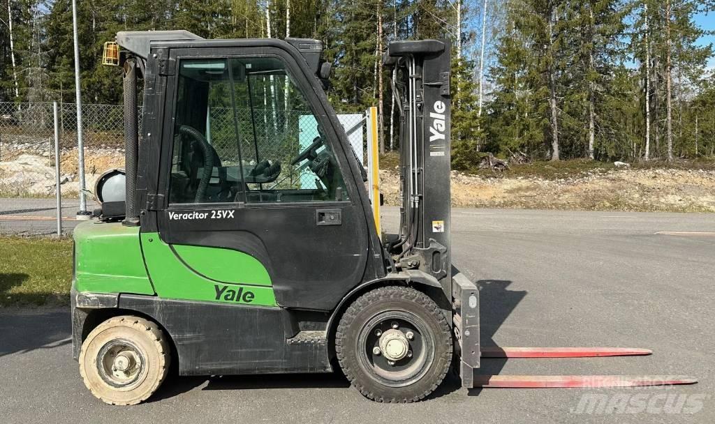 Yale GLP 25 VX LPG trucks
