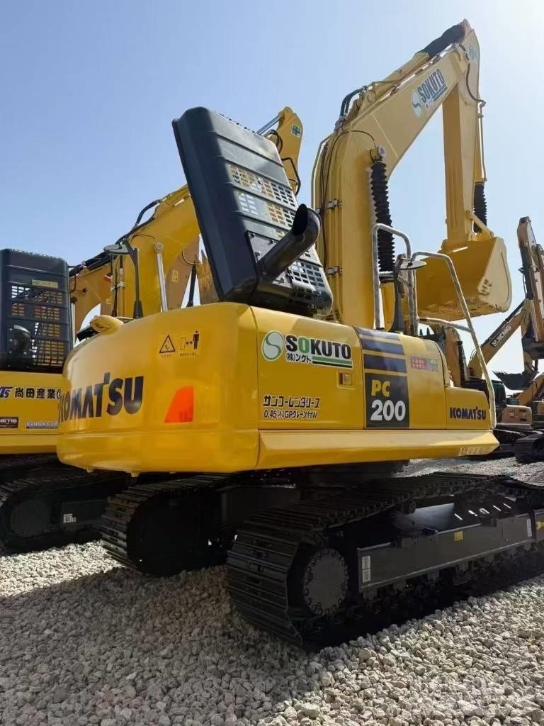 Komatsu 200-8 Crawler Excavators