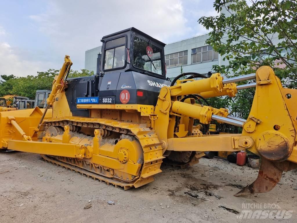 Shantui SD 32 Crawler dozers
