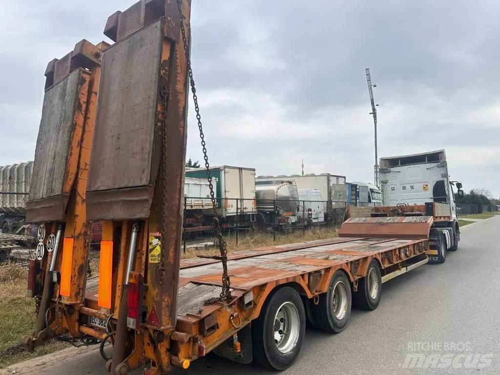 Kaiser Robuste Lowboy Trailers