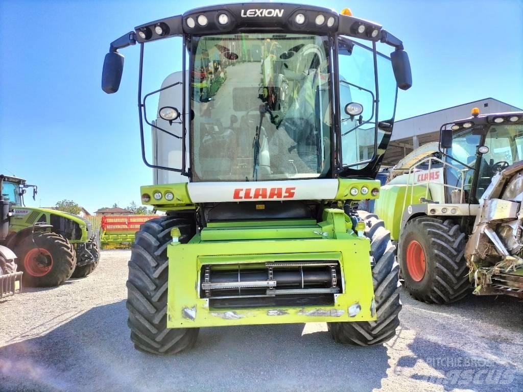CLAAS Lexion 740 Combine Harvesters
