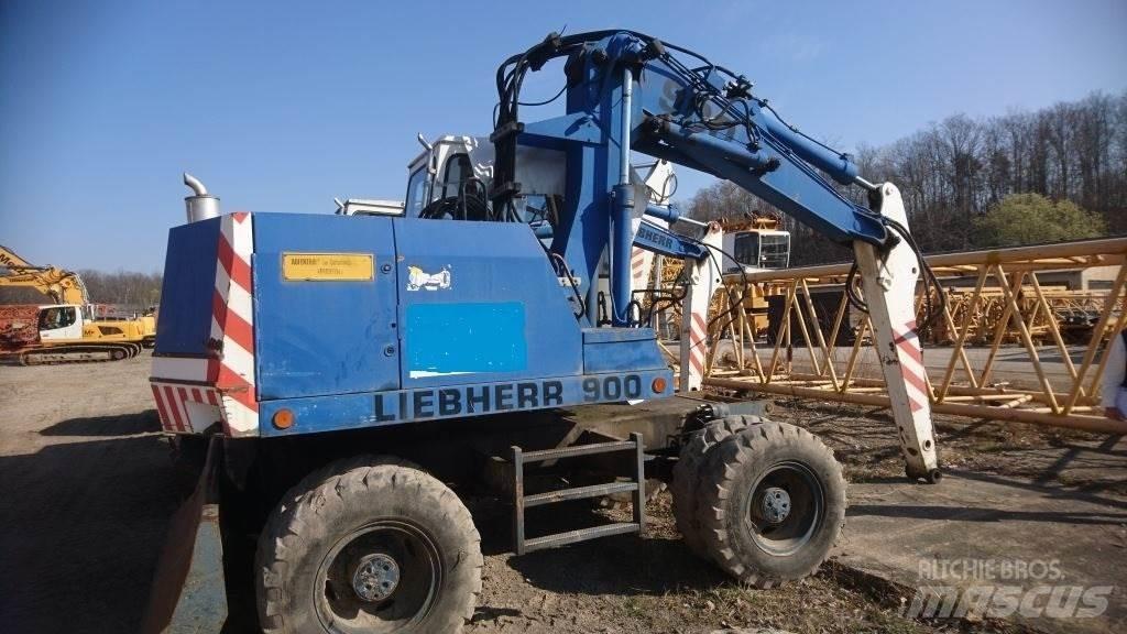 Liebherr A900-C Wheeled Excavators