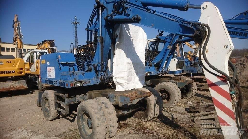 Liebherr A900-C Wheeled Excavators