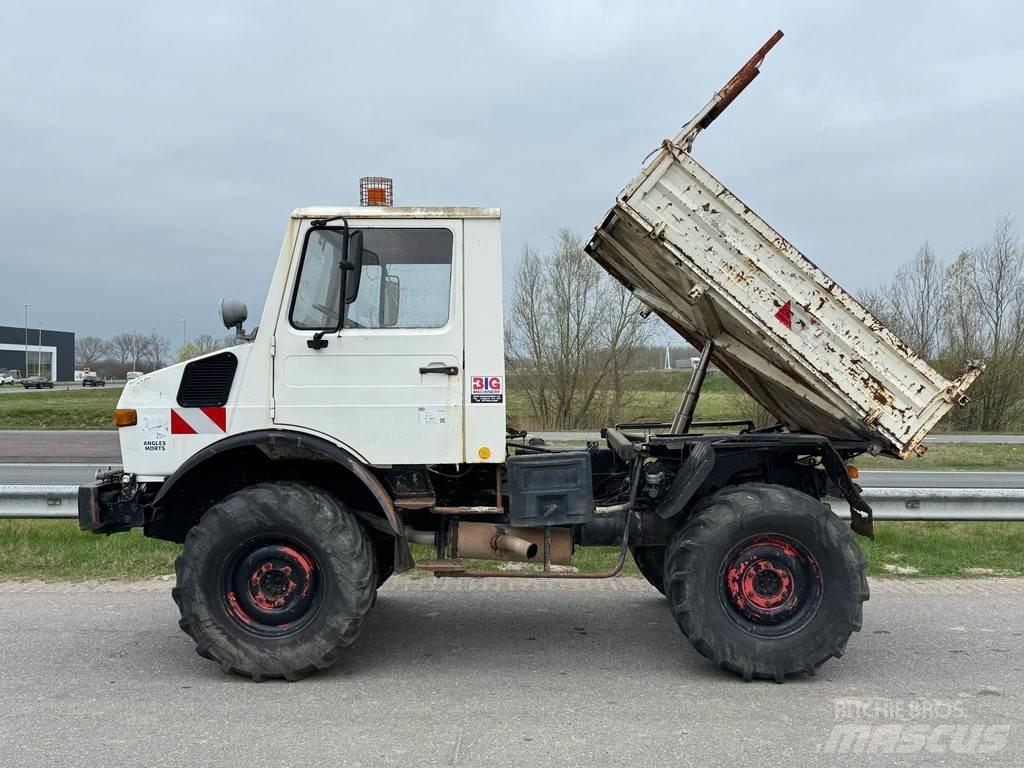 Mercedes-Benz 424 Dump Trucks