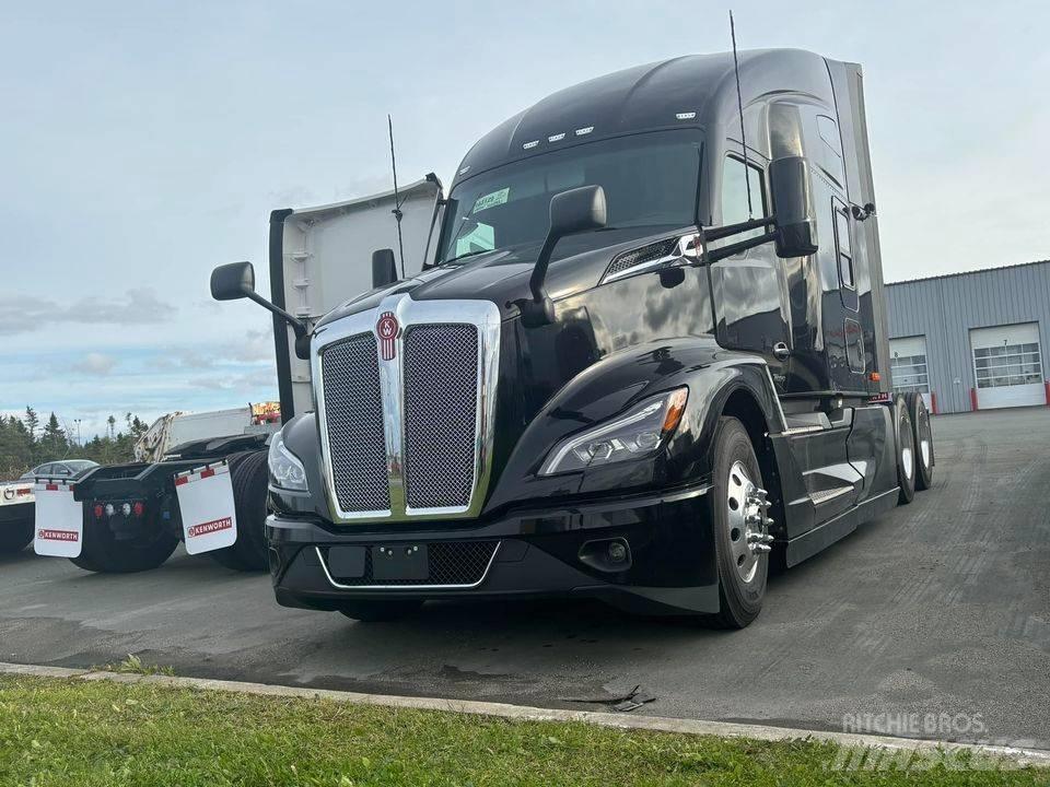 Kenworth T 680 Conventional Trucks / Tractor Trucks