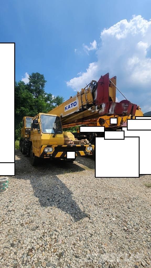 Kato NK 200 H V Mobile and all terrain cranes