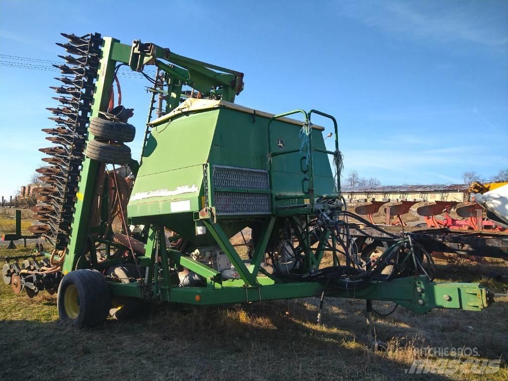 John Deere 740 A 9m Farm Drills