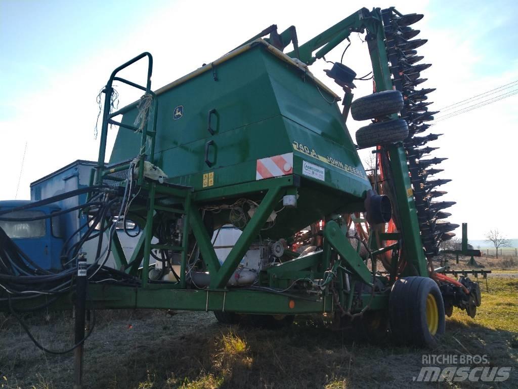 John Deere 740 A 9m Farm Drills