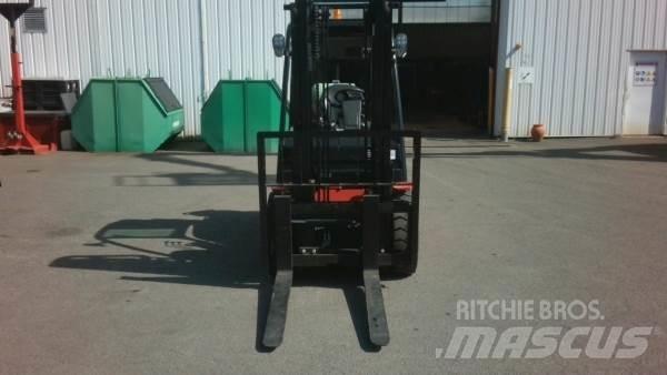 Manitou MI30G ST5 Rough Terrain Trucks