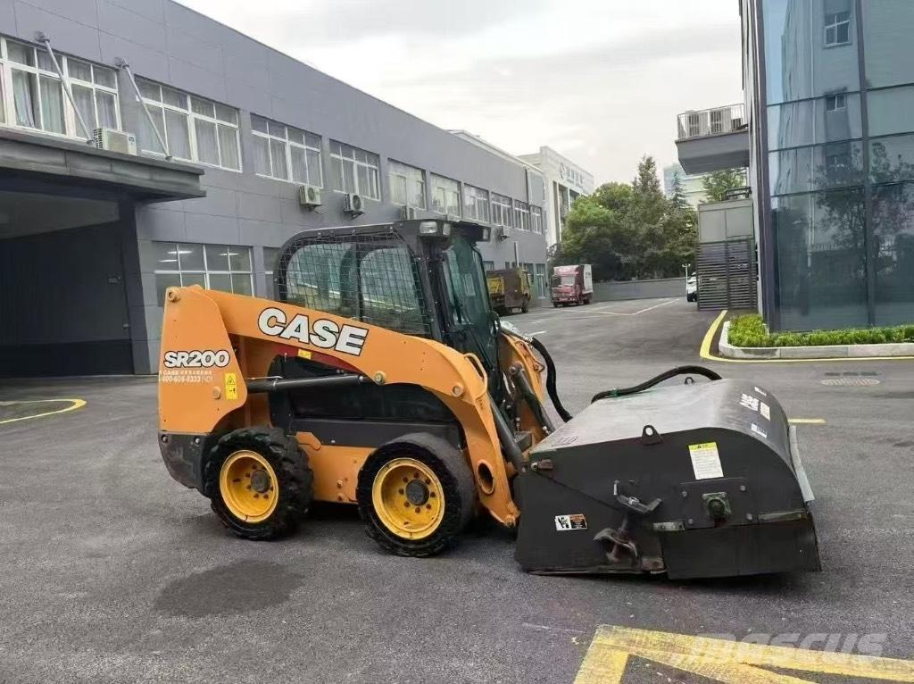 CASE SR 200 Skid Steer Loaders