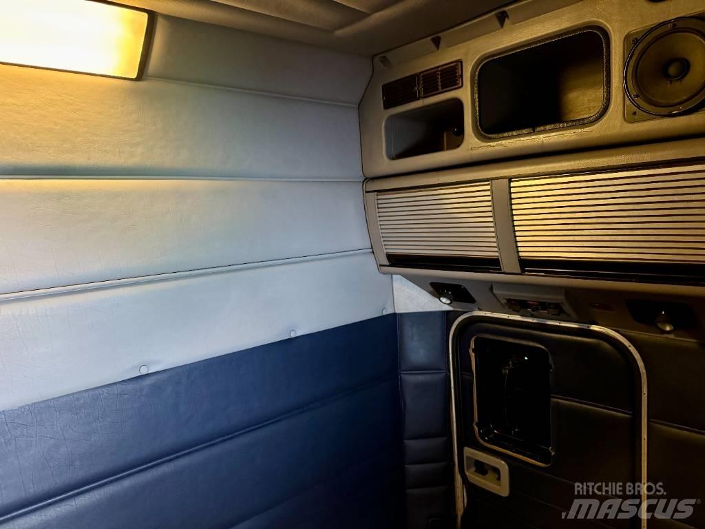 Peterbilt 389 Conventional Trucks / Tractor Trucks