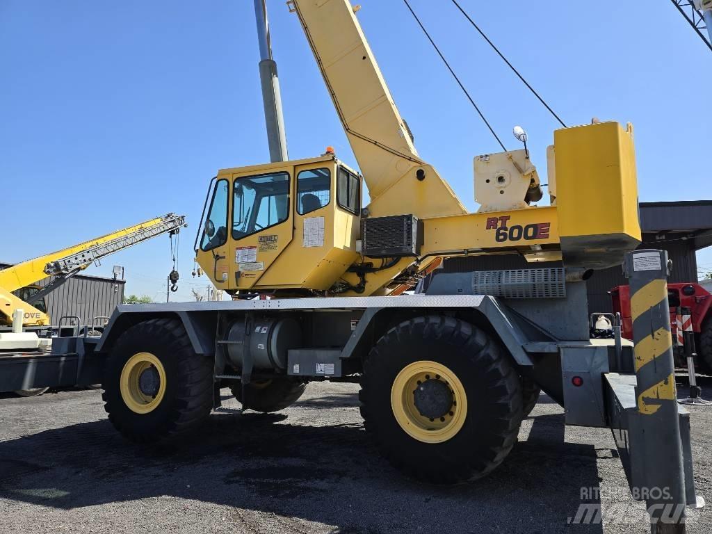 Grove RT 600 E Rough Terrain Cranes