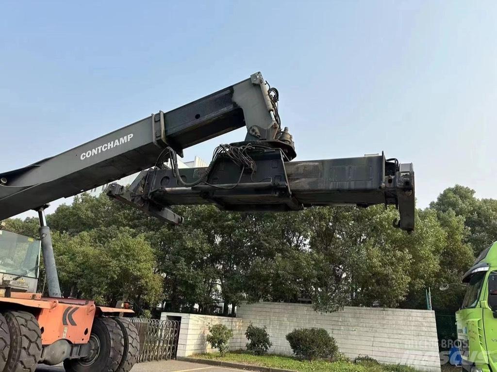 Kalmar M 517 Reach Stackers