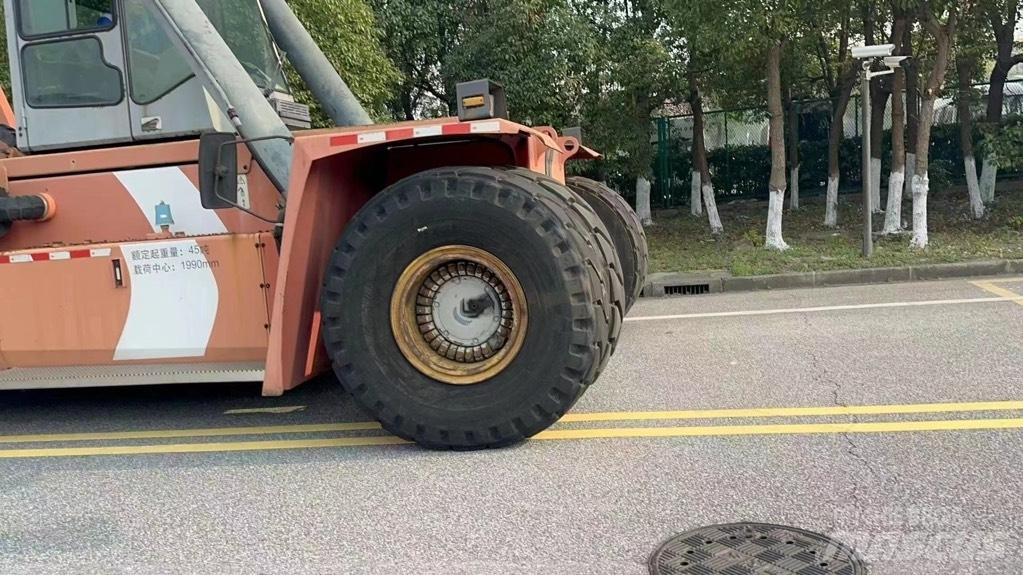 Kalmar M 517 Reach Stackers