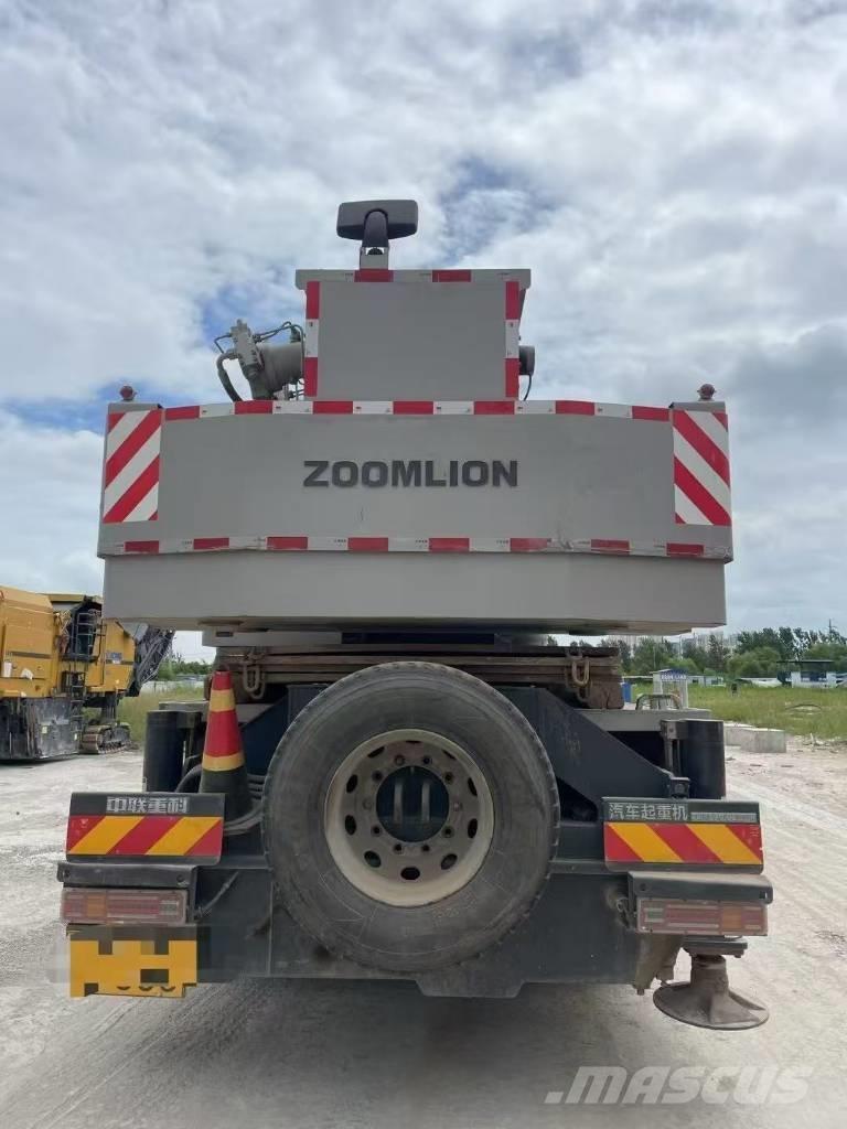 Zoomlion ZTC 350 H Rough Terrain Cranes