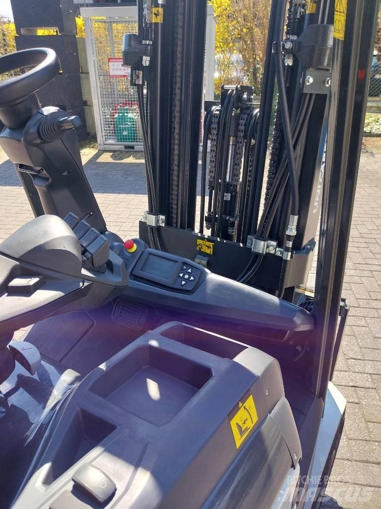 UniCarriers MX 25 Electric Forklifts