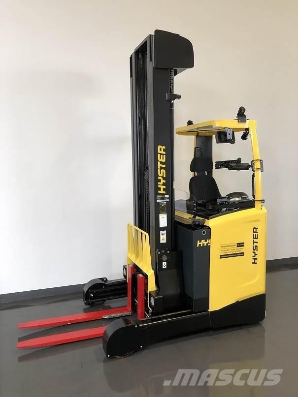 Hyster R1.6 Reach trucks
