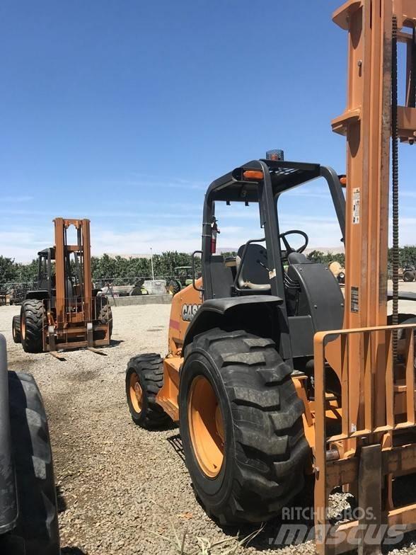 CASE 586H Rough Terrain Trucks