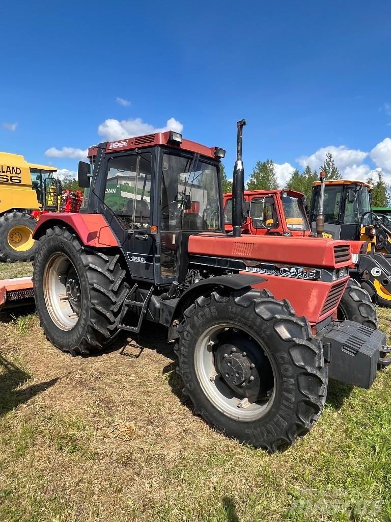 Case IH 1056 XL A Tractors