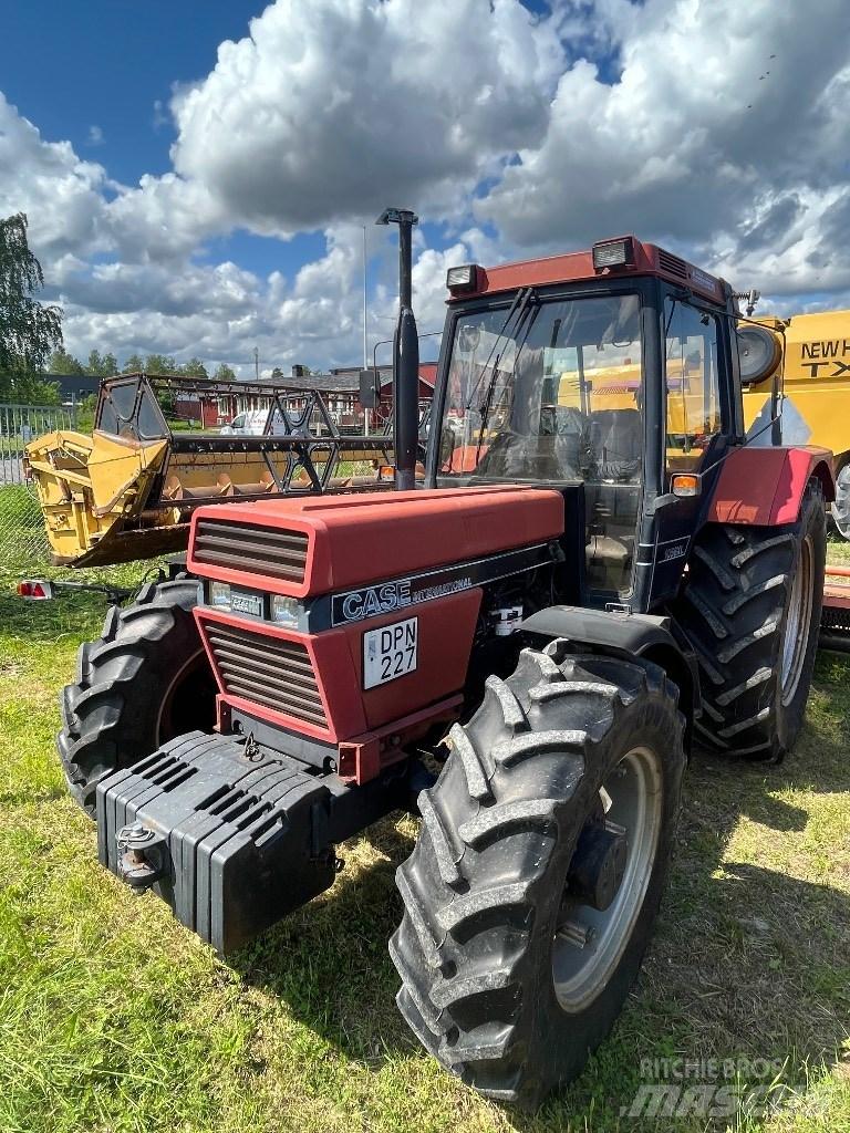 Case IH 1056 XL A Tractors