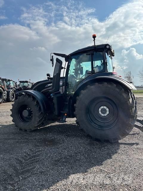 Valtra T 235 D Tractors