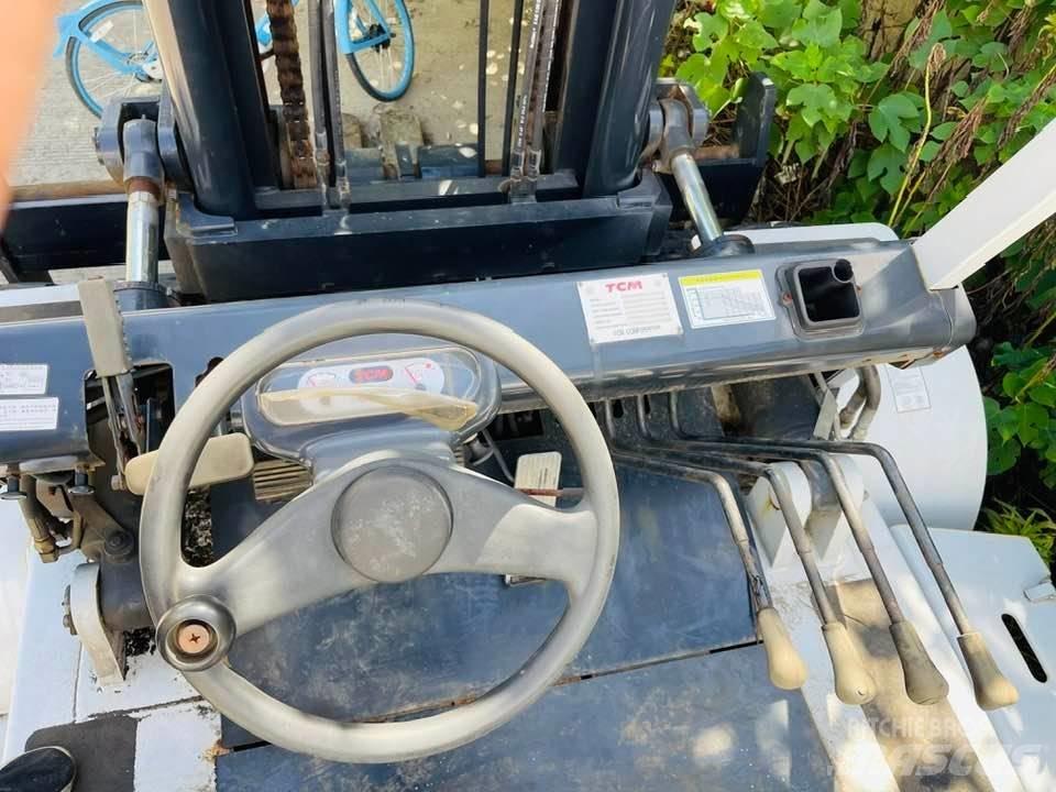 TCM FD100Z8 Diesel Forklifts