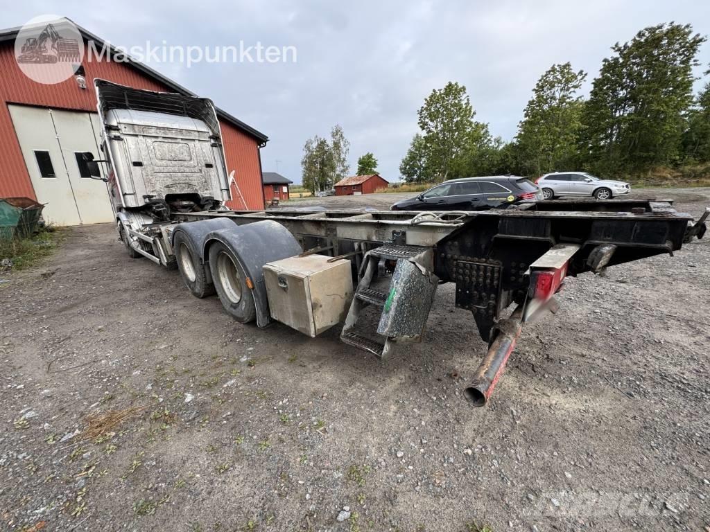 Scania R 730 LB Cab & Chassis Trucks