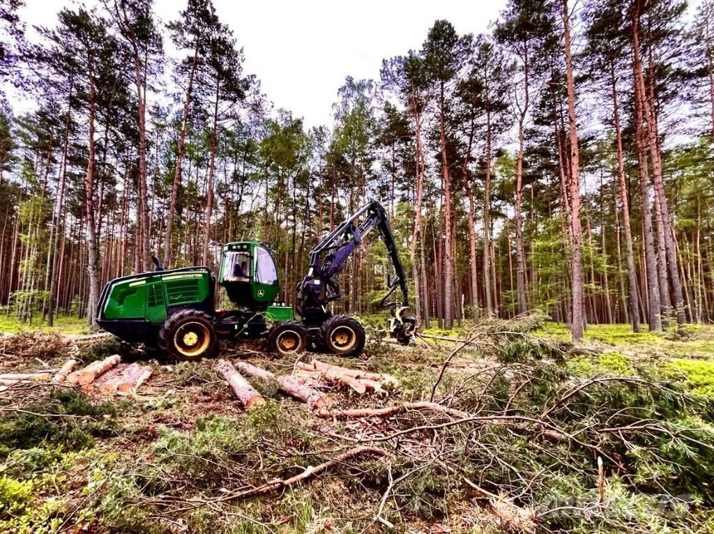 John Deere 1270 G Harvesters
