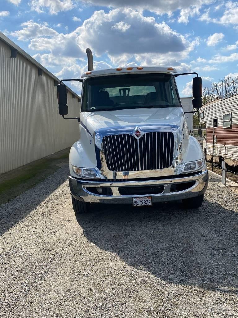 International TR Demountable Trucks