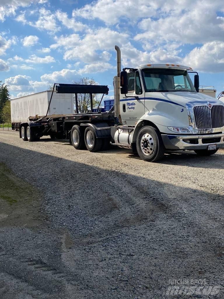 International TR Demountable Trucks