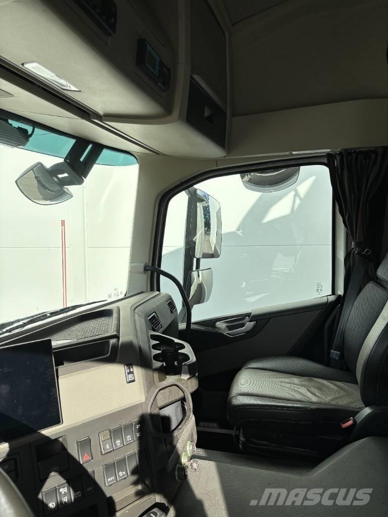 Volvo FM 500 Reefer Trucks