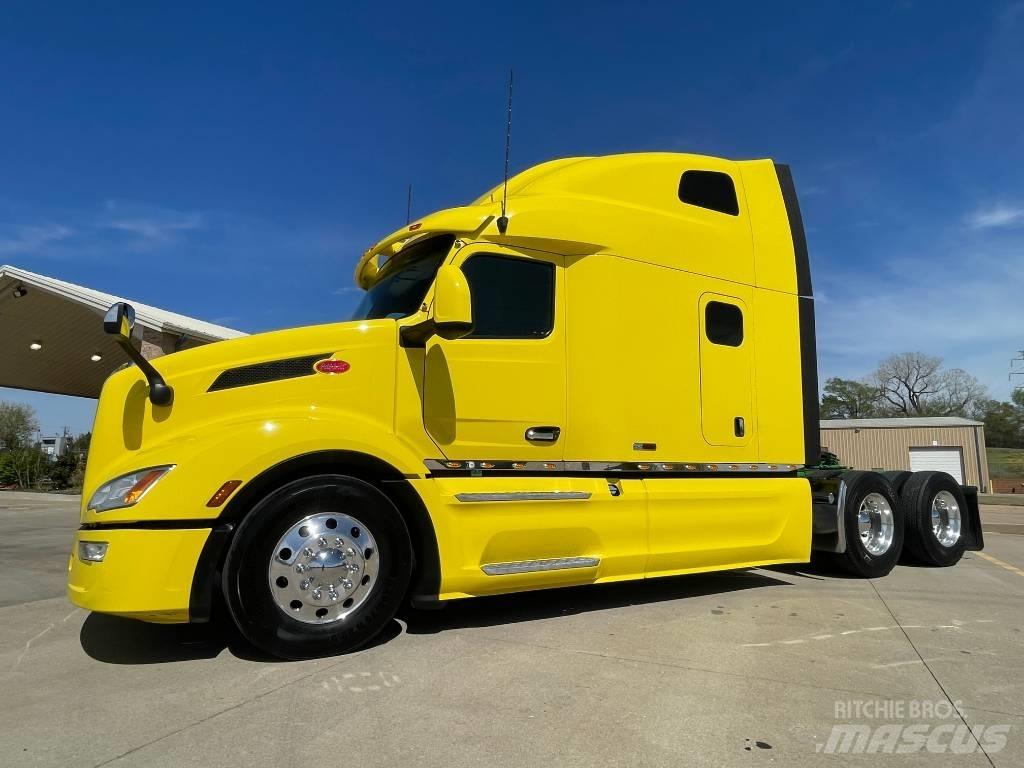 Peterbilt 579 Conventional Trucks / Tractor Trucks