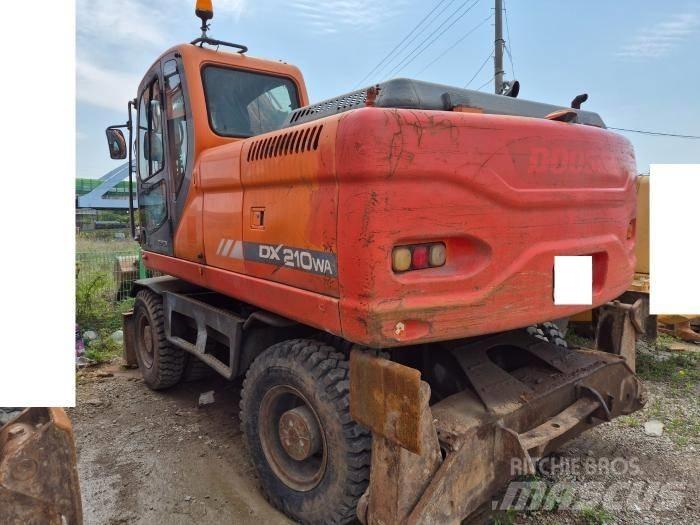 Doosan DX210WA Wheeled Excavators